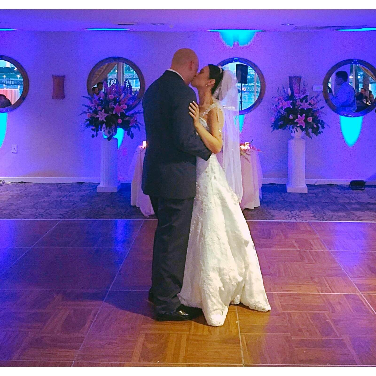 Congratulations Mr and Mrs Lane with their 1st dance as Husband and Wife. #kbdjs #kbdj #KBDJsEntertainment #uplighting